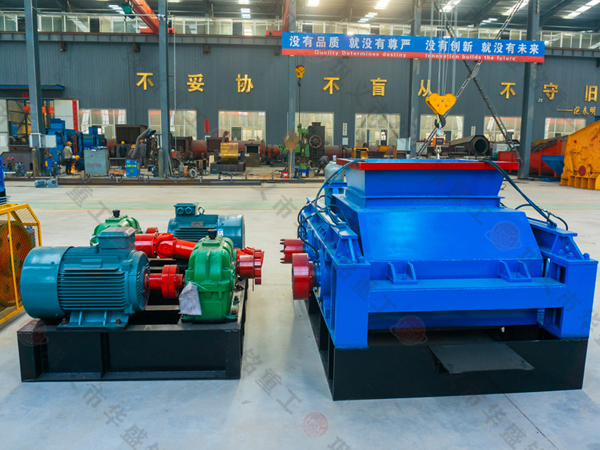 時產50噸雙齒輥破碎機 時產50噸雙齒輥破碎機